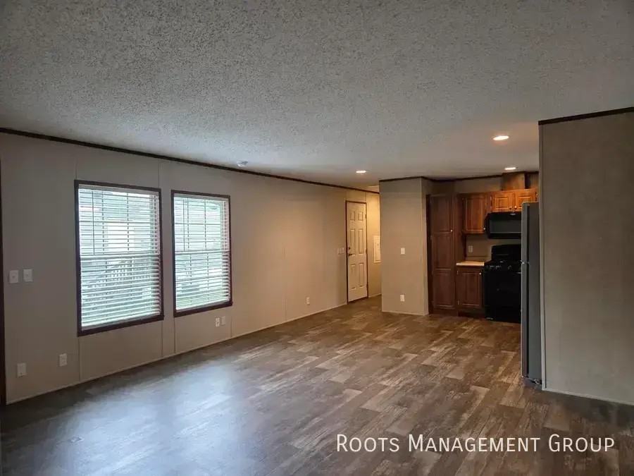 405 Carriage Lane Est #405 - Photo 2 of 13