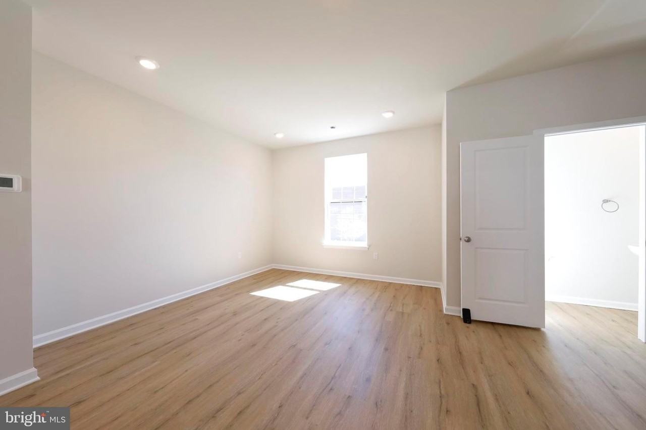 23 Clementon Road East - Photo 4 of 24