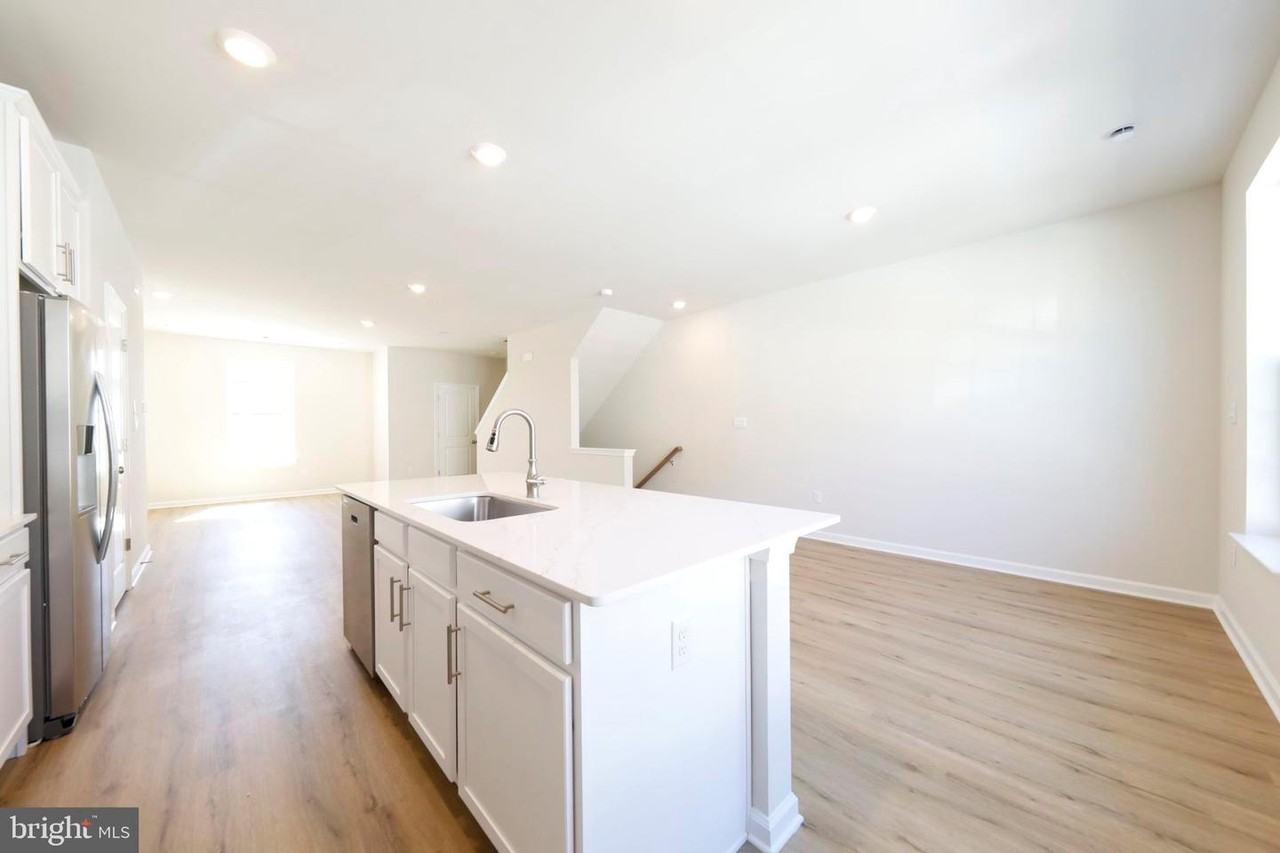 23 Clementon Road East - Photo 6 of 24