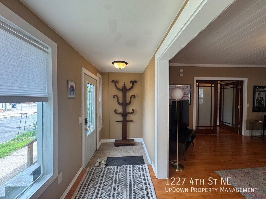 1227 4th St Ne - Photo 2 of 41
