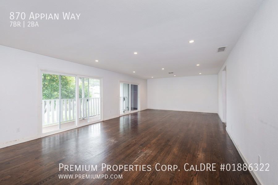 870 Appian Way - Photo 7 of 50