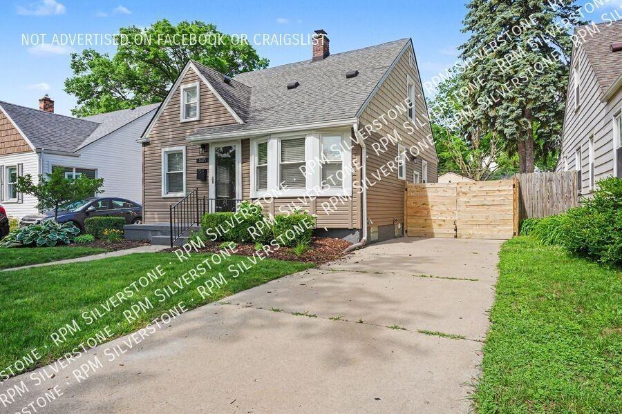 1403 N Altadena Ave - Photo 3 of 26