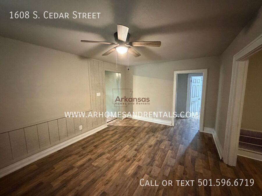 1608 S Cedar St - Photo 4 of 15