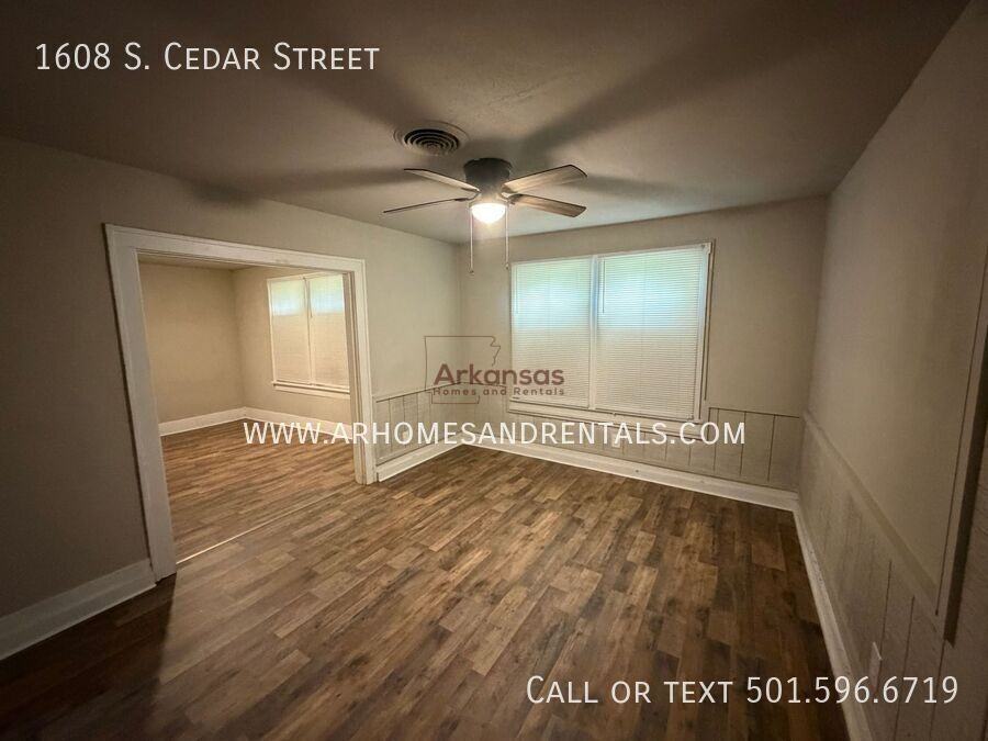 1608 S Cedar St - Photo 5 of 15