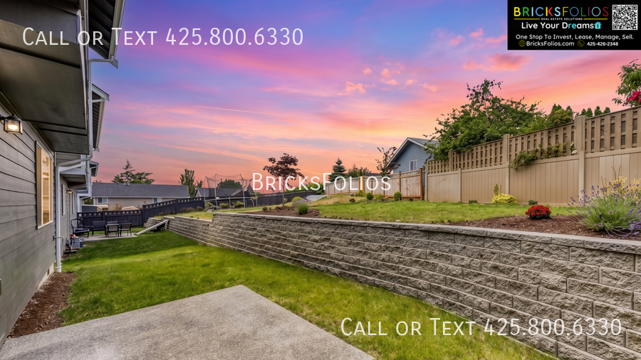 1052 Banyan St - Photo 2 of 33