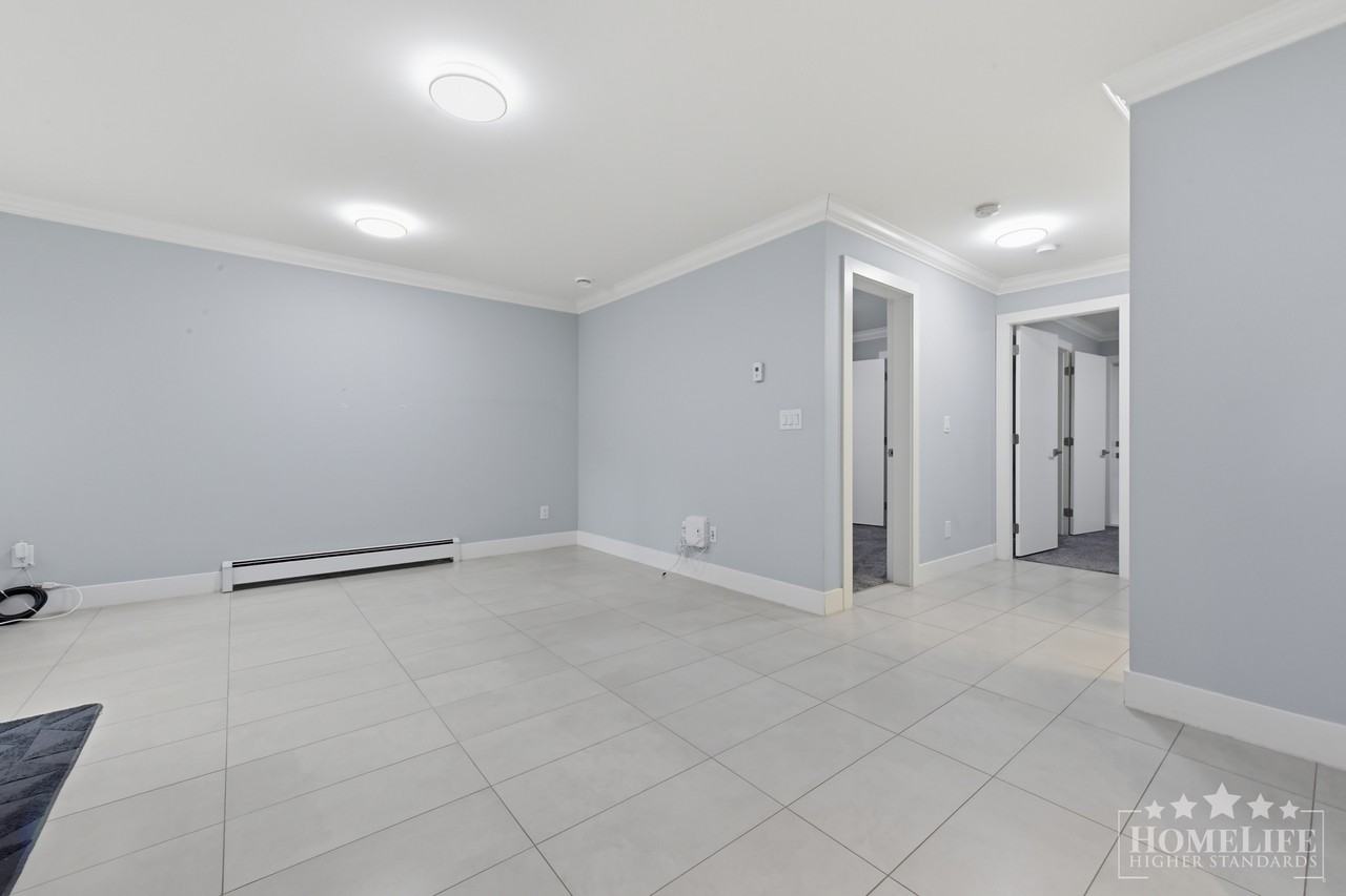 14032 60 Ave - Photo 2 of 15
