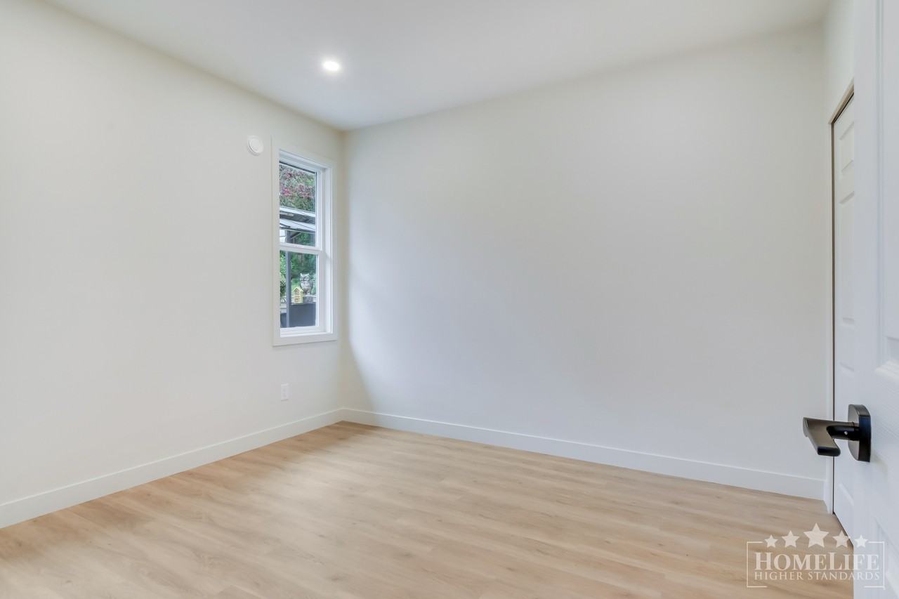 18113 57A Ave - Photo 7 of 12