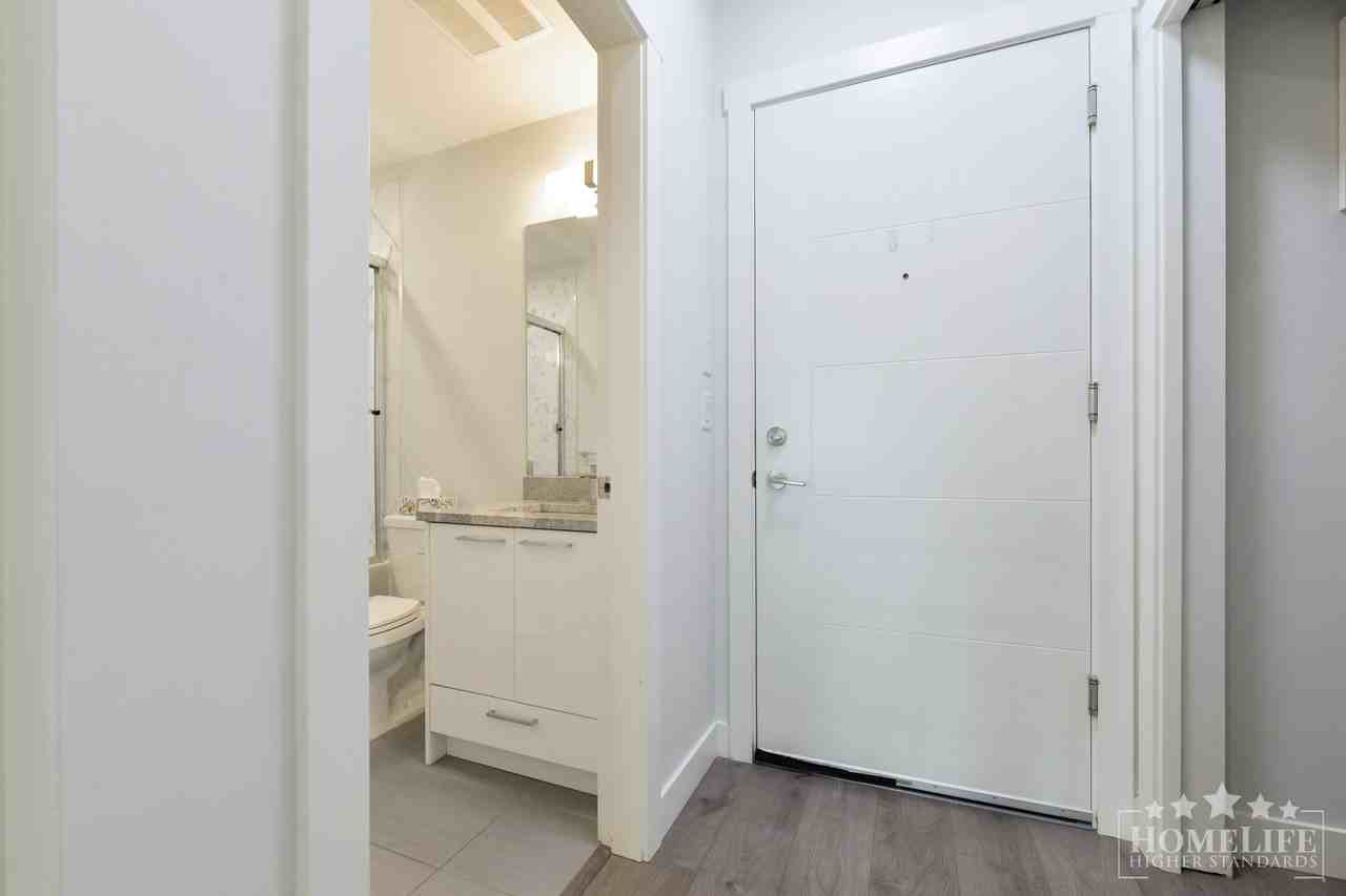 20696 Eastleigh Cres - Photo 2 of 15