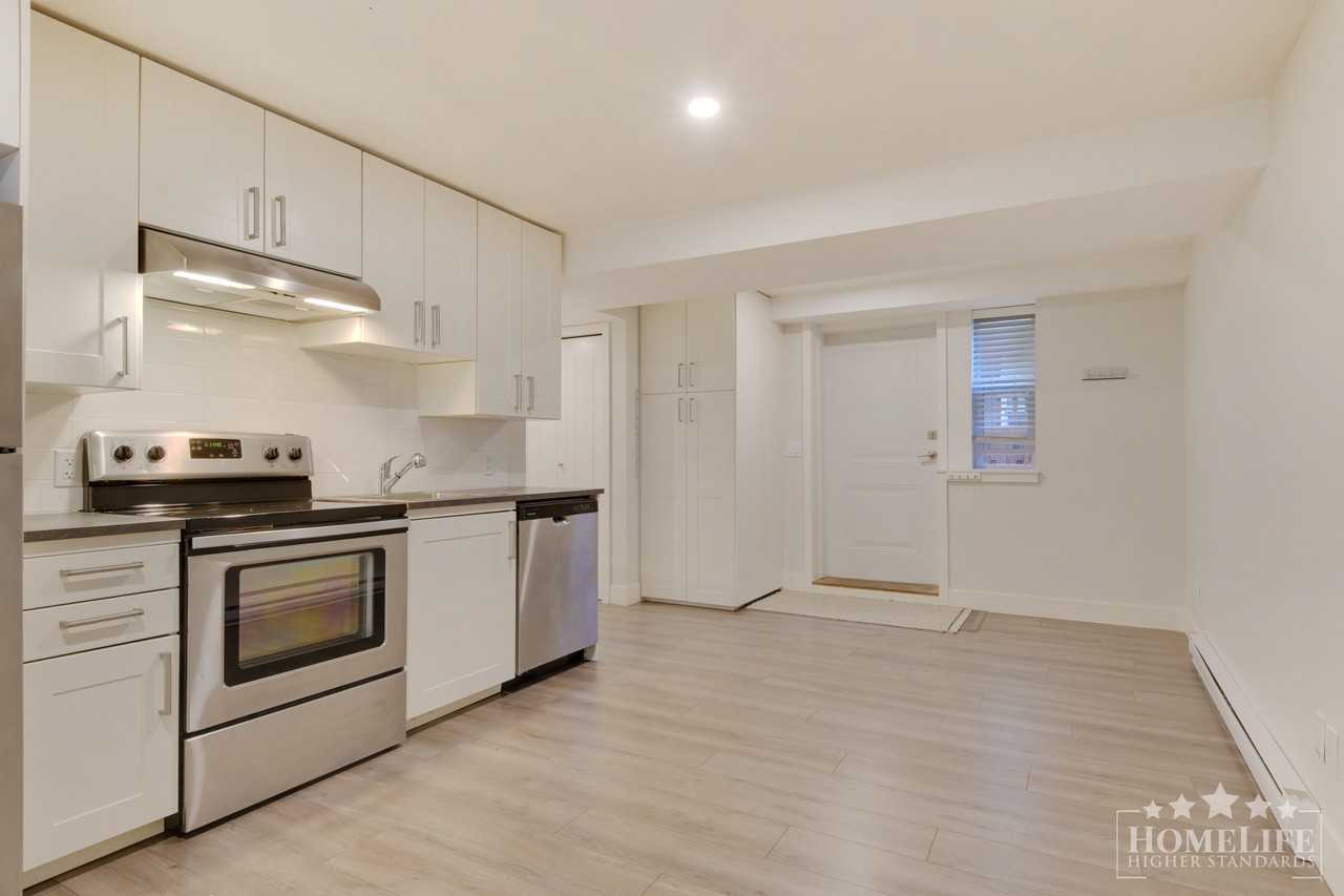 297 172a St - Photo 2 of 22