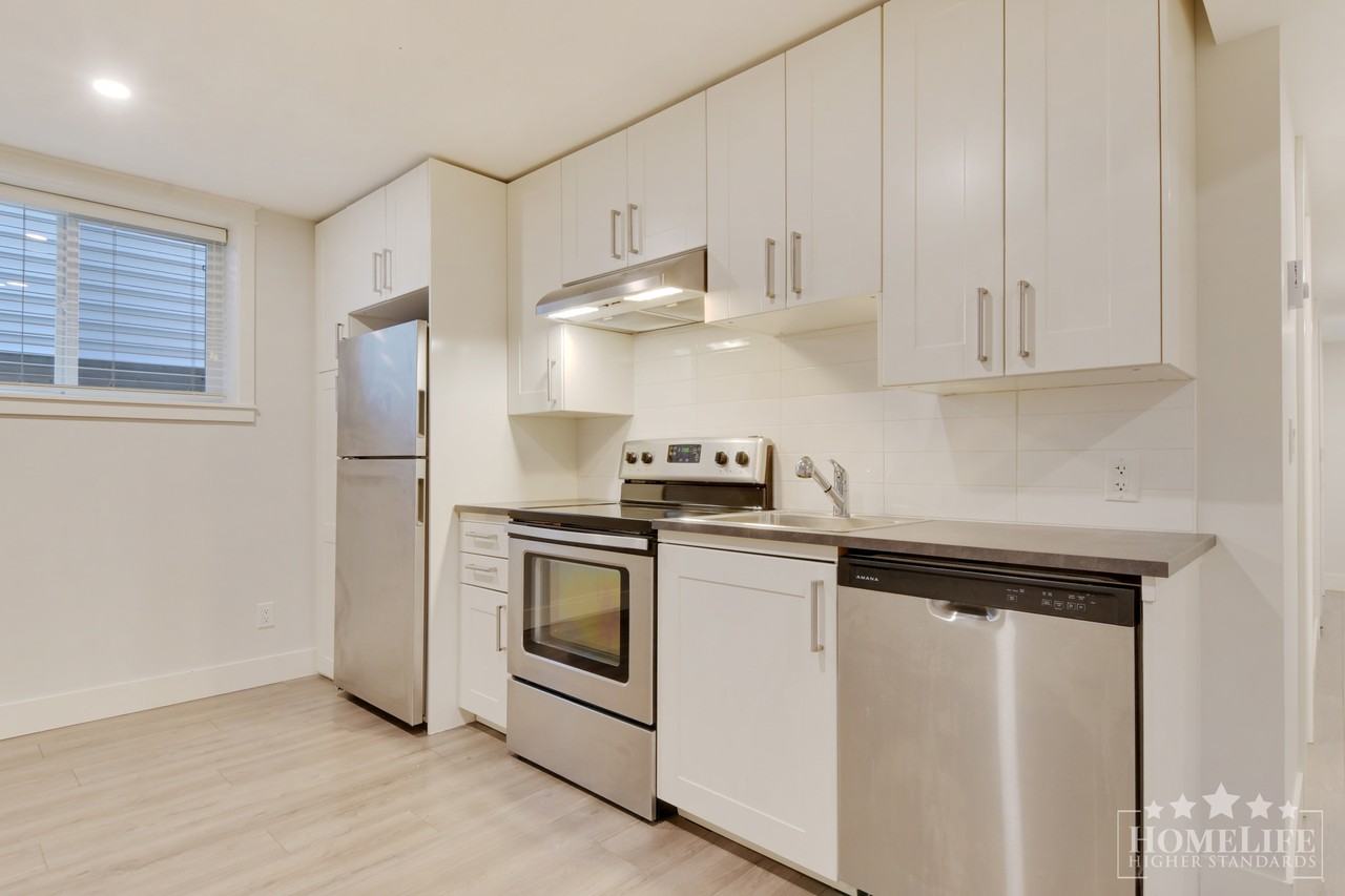 297 172a St - Photo 6 of 22
