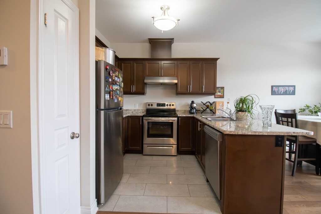 23 Manhattan Court - Photo 3 of 19