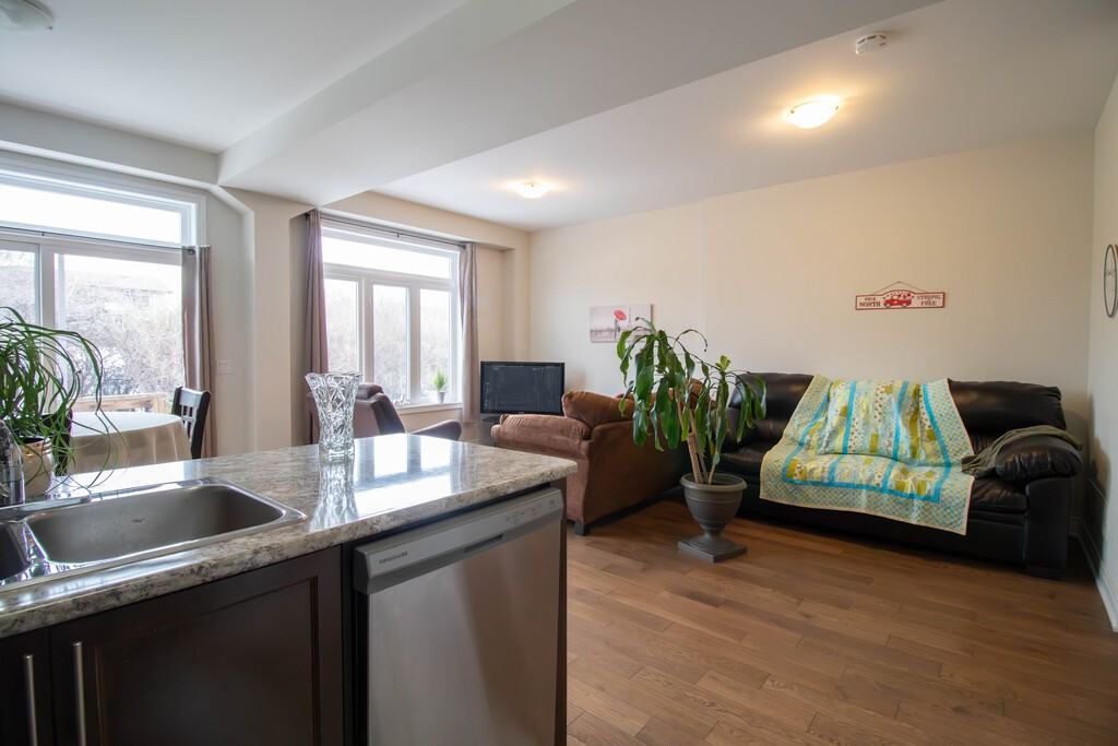 23 Manhattan Court - Photo 5 of 19