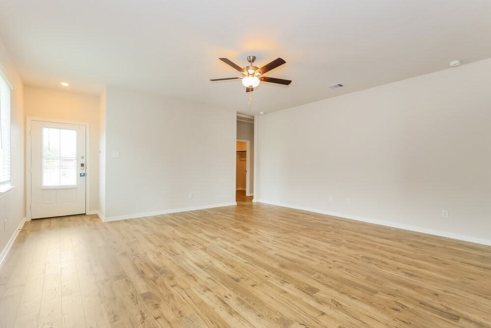 15642 Plum Brook Dr - Photo 5 of 25