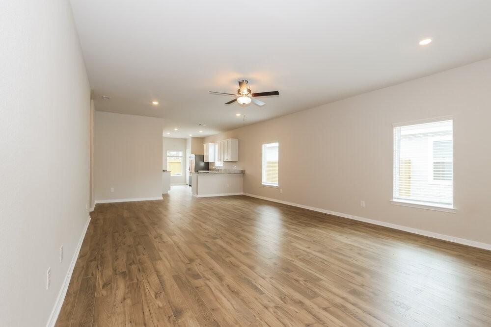 15667 Plum Brook Dr - Photo 5 of 24