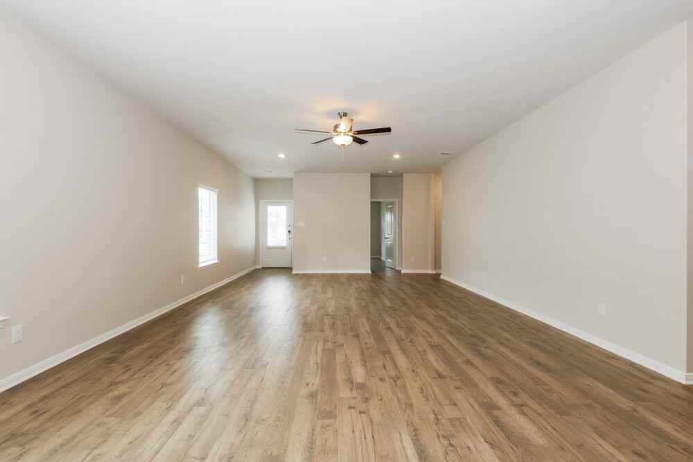 15667 Plum Brook Dr - Photo 6 of 24