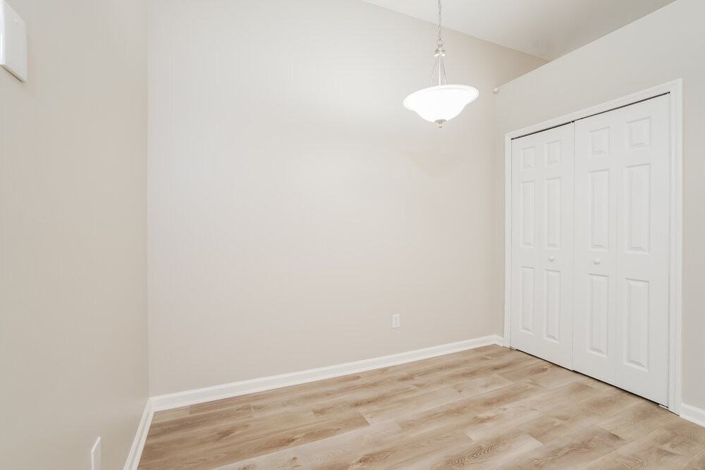 195 Dover Bluff Dr - Photo 6 of 16