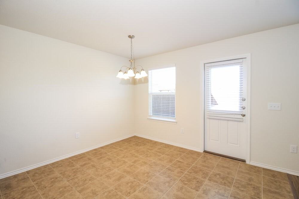 1449 Vernon Dr - Photo 6 of 16