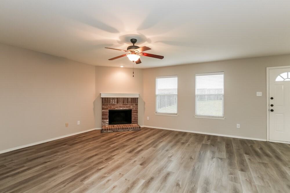 2036 Godiva St - Photo 3 of 16