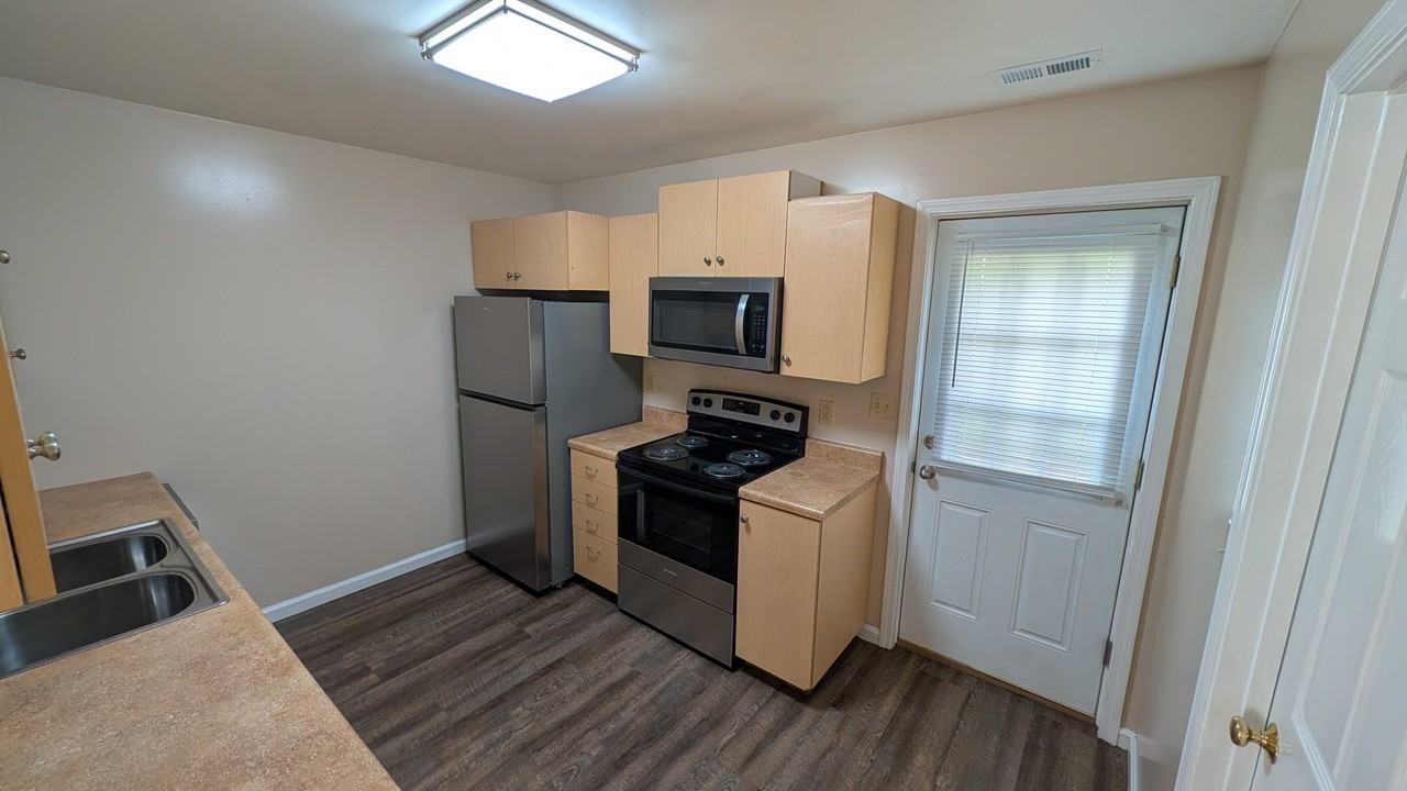 608 Old Jefferson City Rd #B - Photo 6 of 16