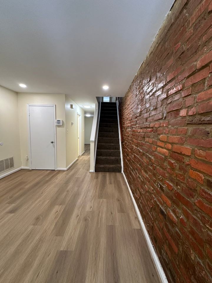 115 N Curley St - Photo 2 of 7