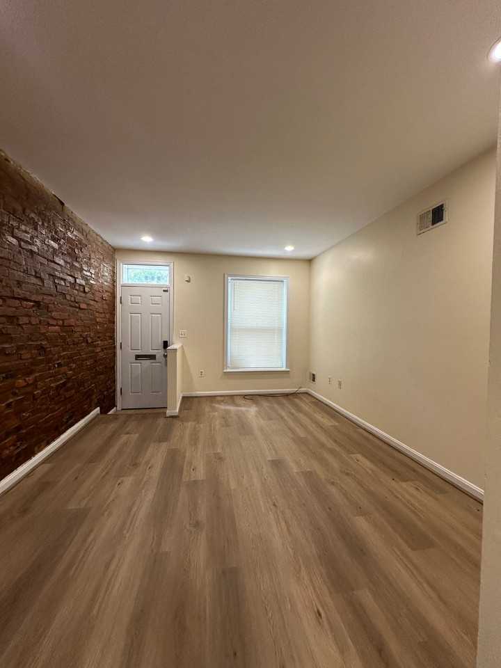 115 N Curley St - Photo 3 of 7