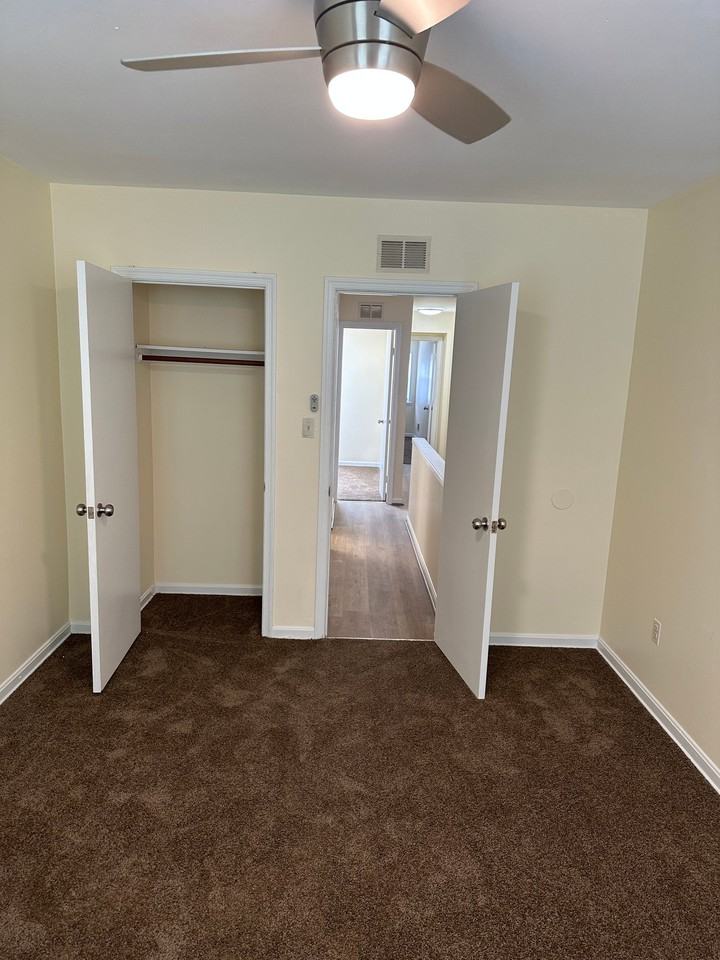 115 N Curley St - Photo 6 of 7