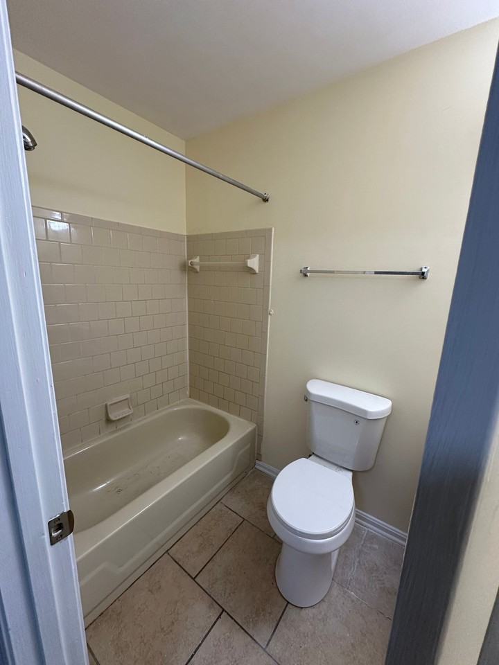 115 N Curley St - Photo 7 of 7
