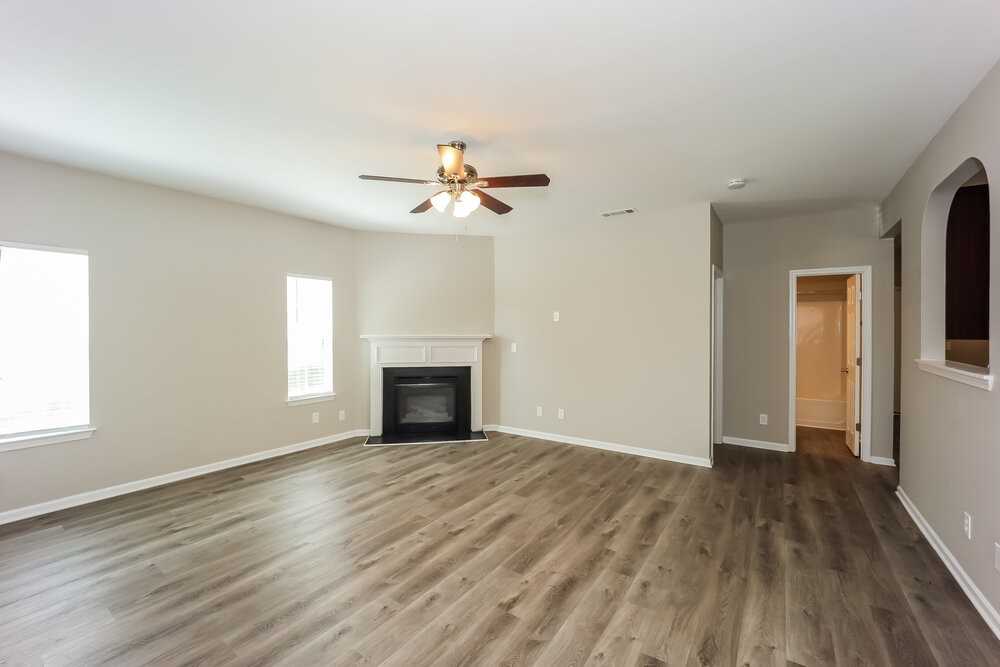 6109 Hemperly Rd - Photo 5 of 17