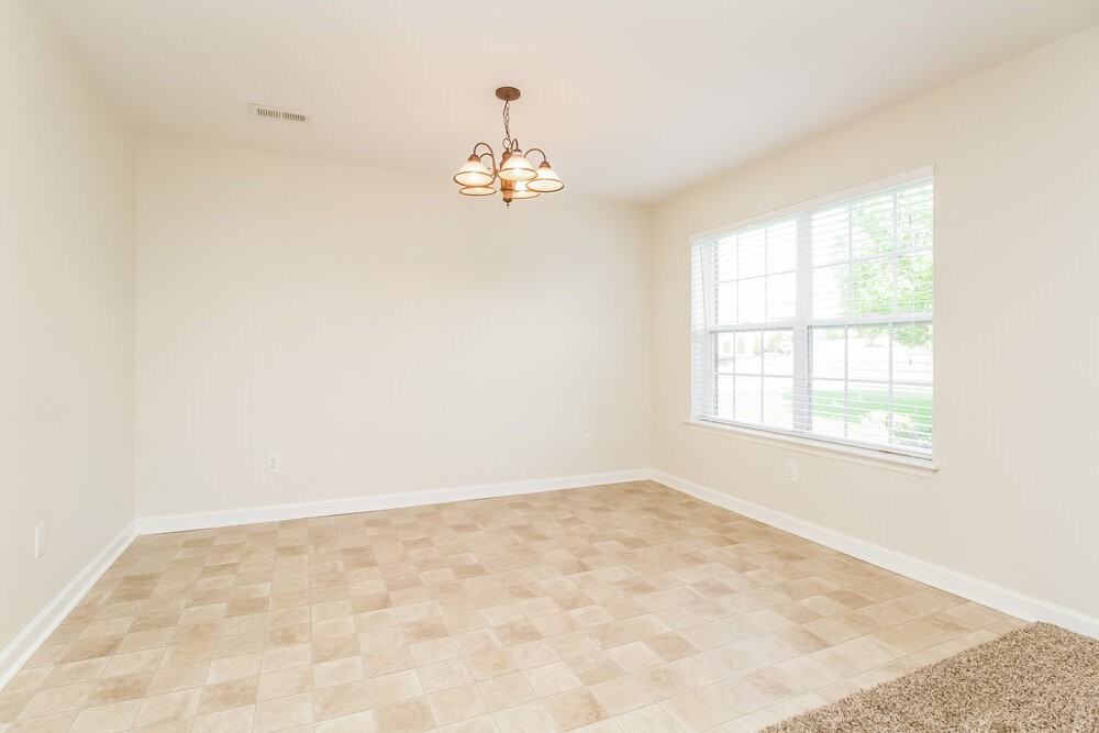 2164 Spring Hill Cir - Photo 5 of 15