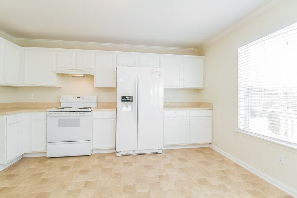 2164 Spring Hill Cir - Photo 7 of 15