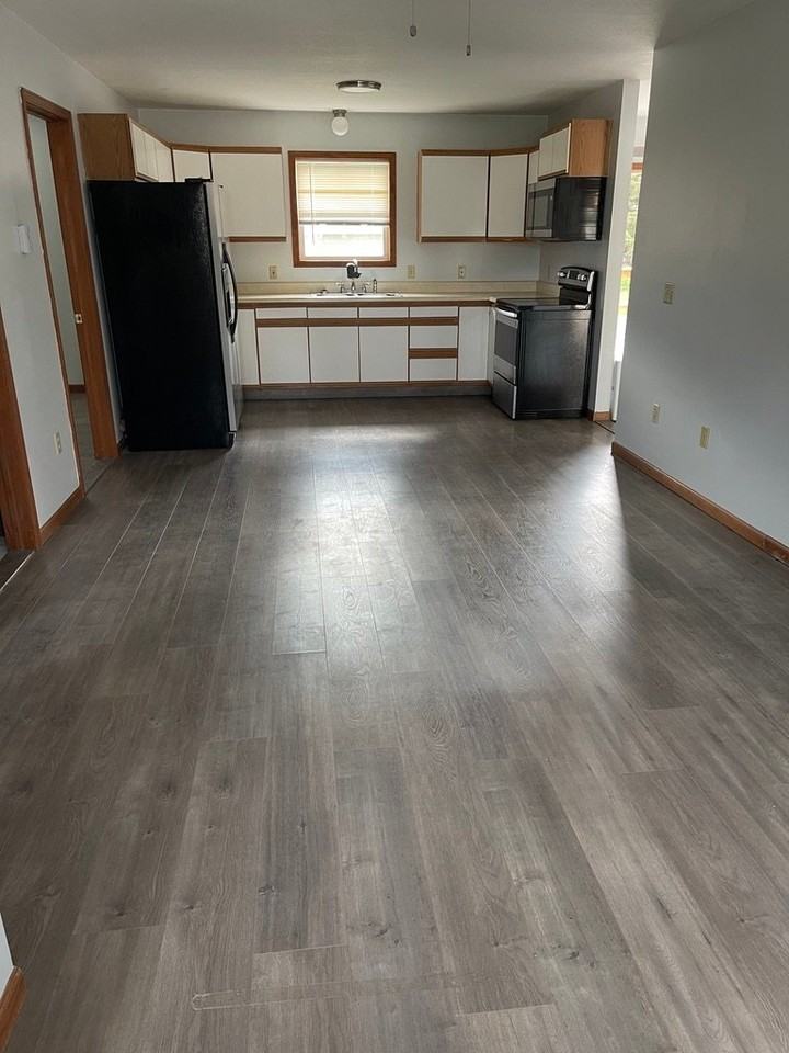254 N Burgess St #2 - Photo 3 of 10