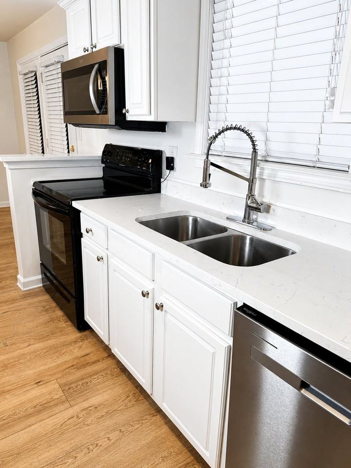 1002 Brighton Pt - Photo 3 of 19