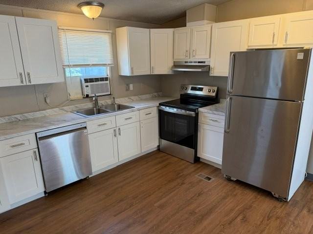 3738 Bellaire Ave - Photo 5 of 19
