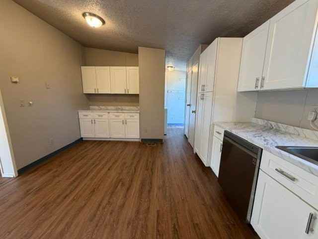 3738 Bellaire Ave - Photo 7 of 19