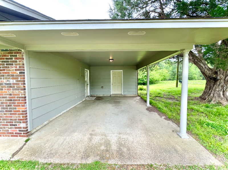358 Center Rd - Photo 4 of 14