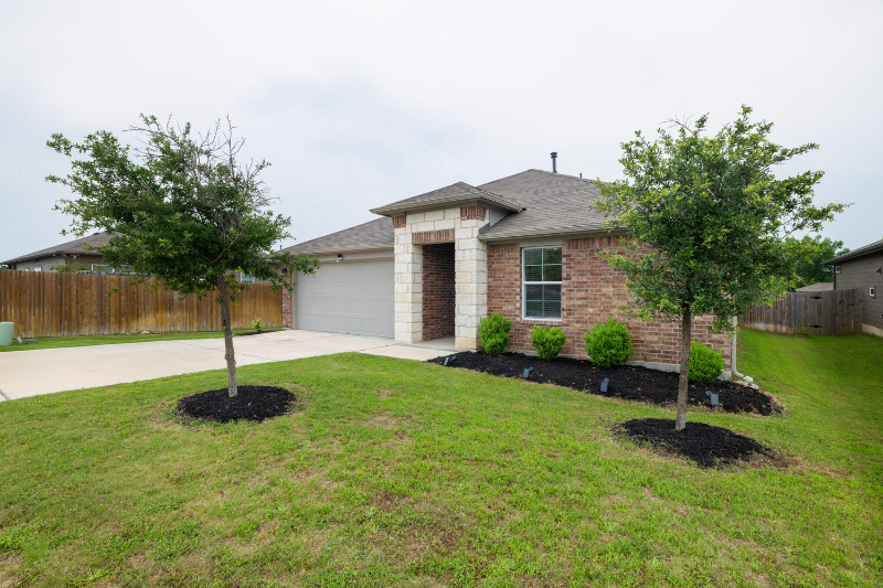 13721 Cantarra Dr - Photo 2 of 13