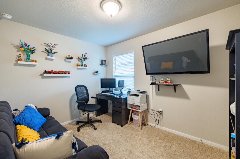 13721 Cantarra Dr - Photo 4 of 13