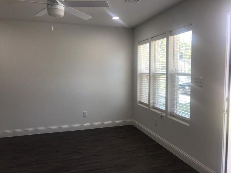 902 N Bush Ave - Photo 2 of 14