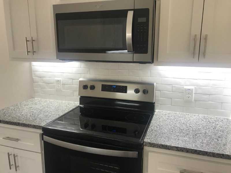 902 N Bush Ave - Photo 6 of 14