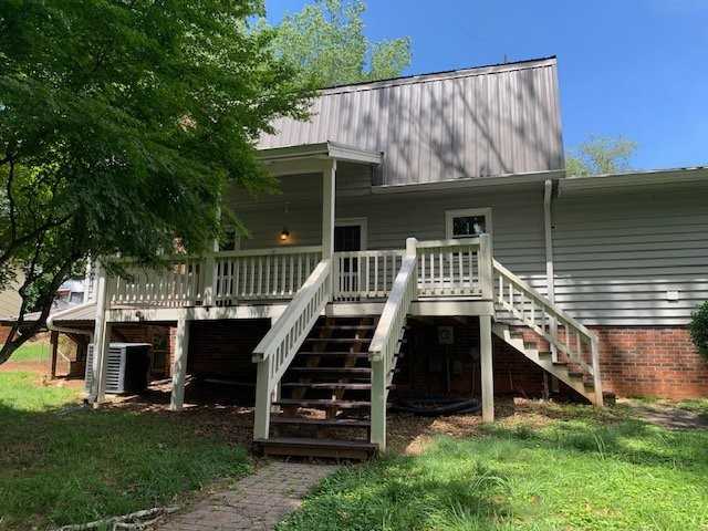 307 Maplewood Dr - Photo 3 of 18