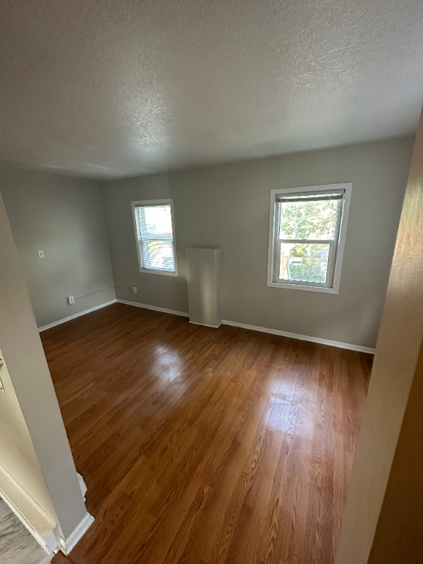 306 King St W #3 - Photo 7 of 9
