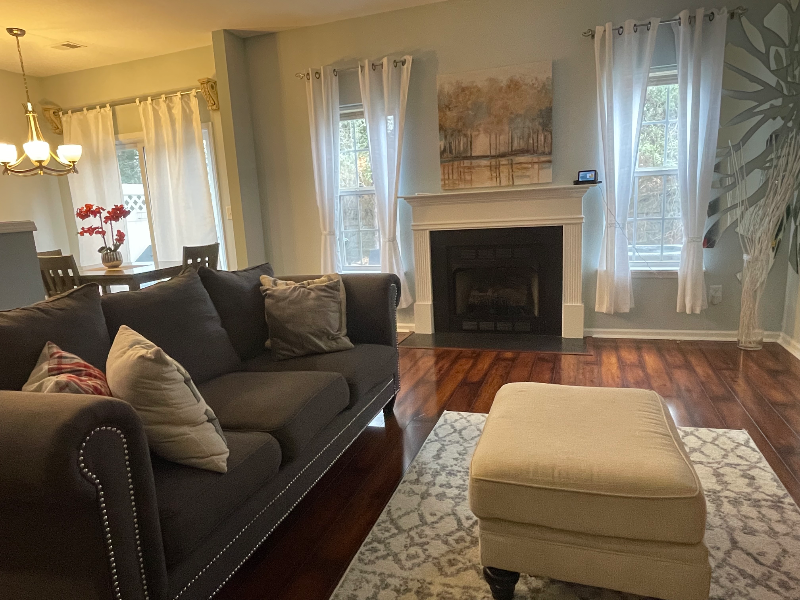 15545 Stronvar House Ln - Photo 3 of 12