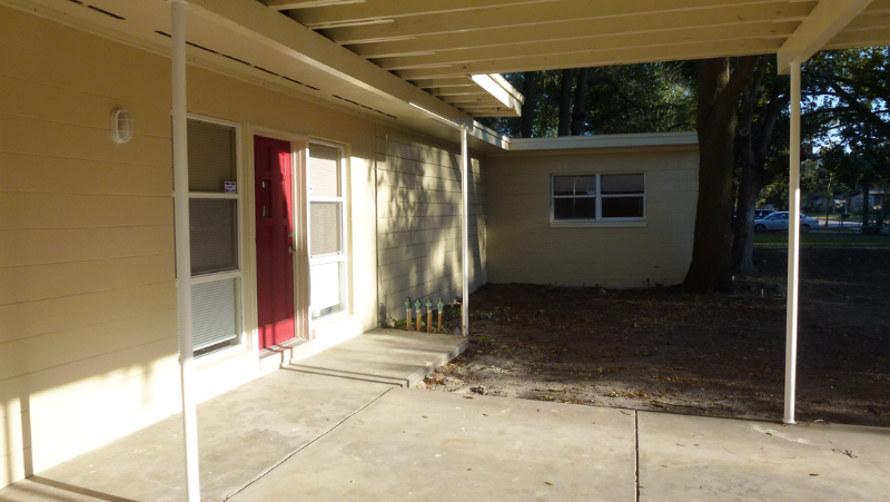 1313 Roger Babson Rd - Photo 3 of 15