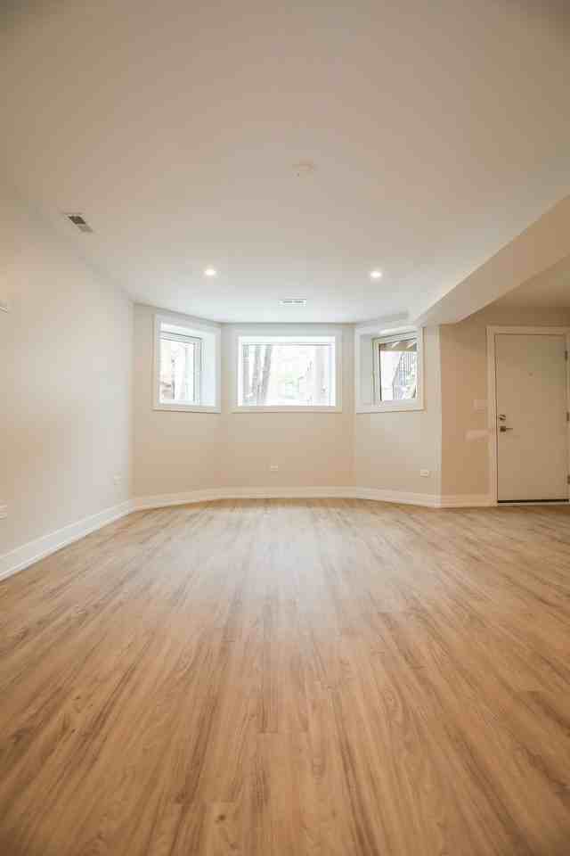 2230 W Wilson Ave #2 - Photo 5 of 15