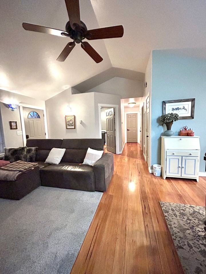 112 W Dooley Ln - Photo 6 of 10