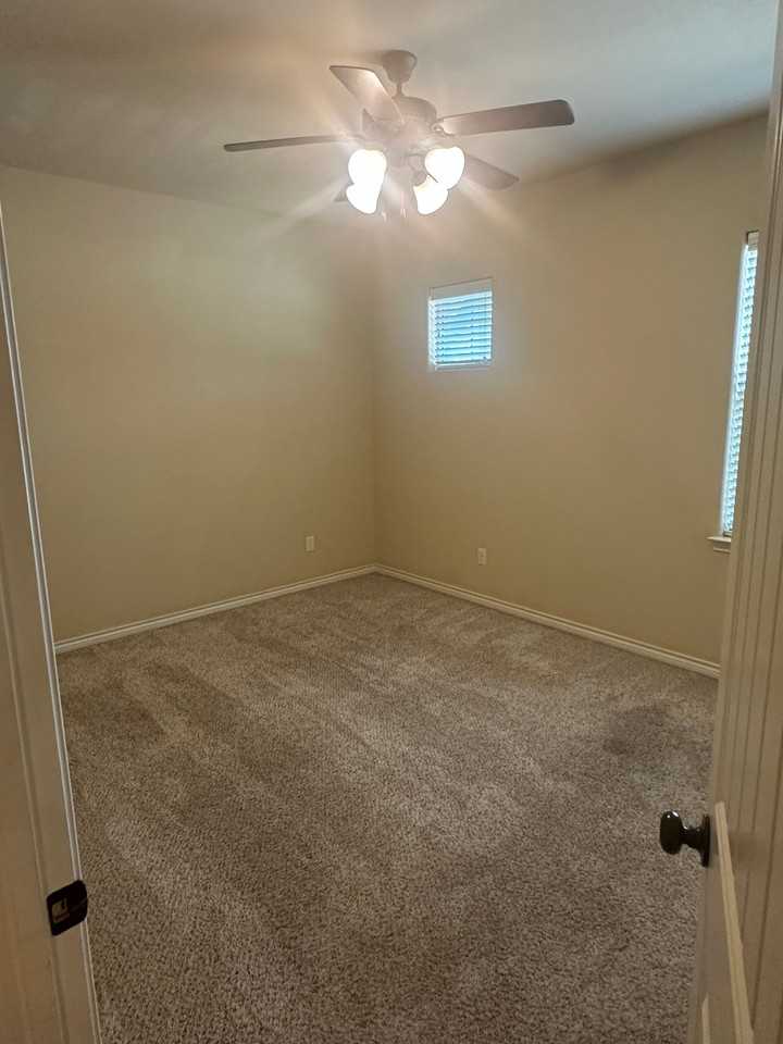 402 Baby Bear Dr #A - Photo 5 of 12