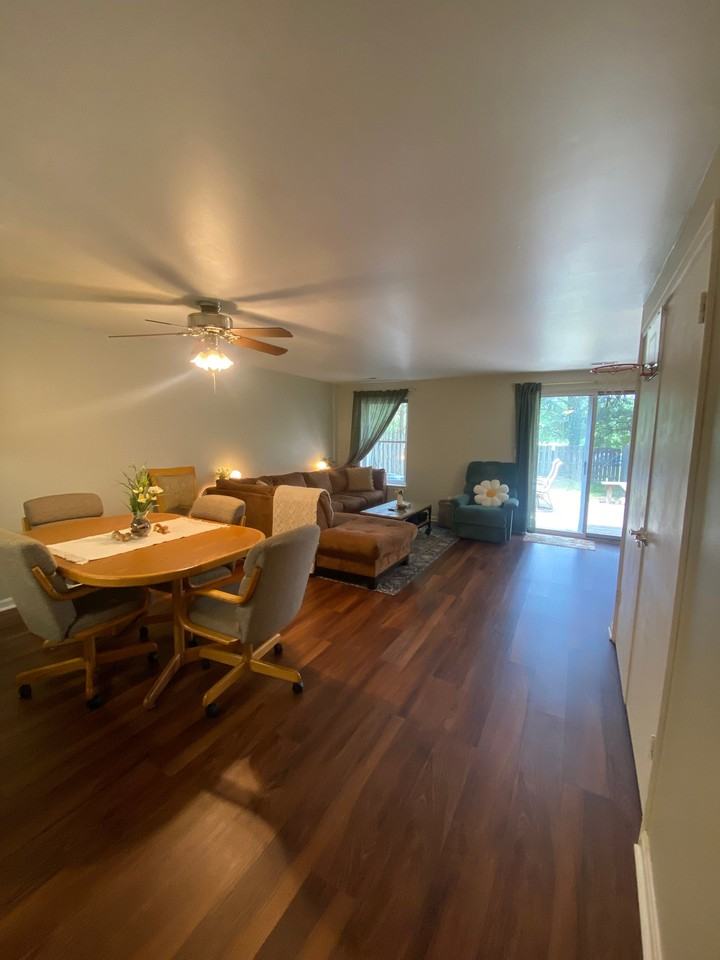 1248 Independence Sq - Photo 5 of 20