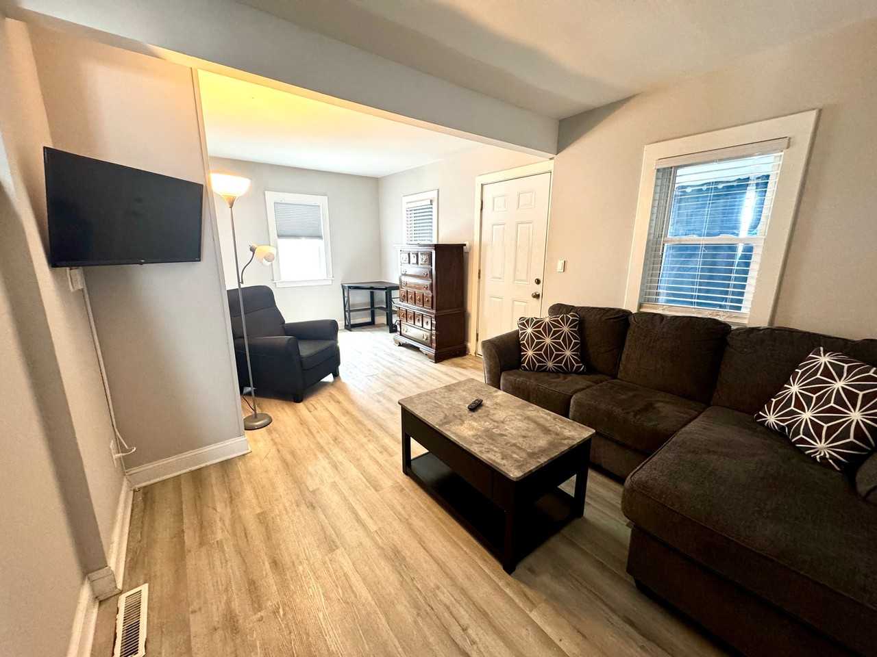 4 Waterman Ave - Photo 6 of 19