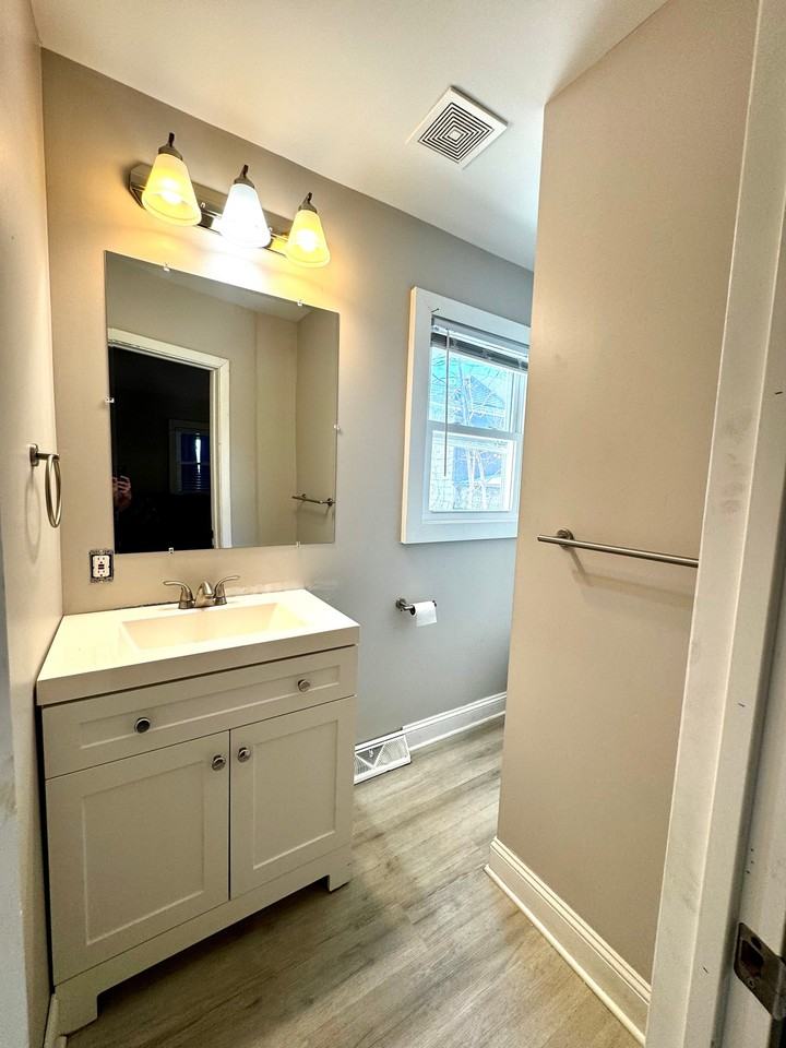4 Waterman Ave - Photo 7 of 19