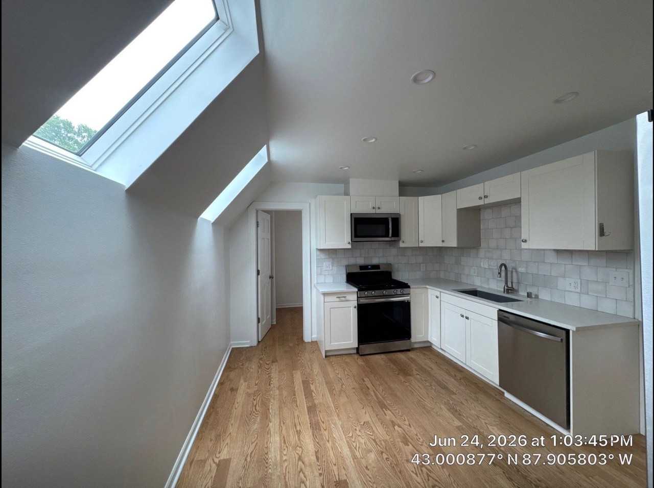 337 E Smith St - Photo 2 of 19